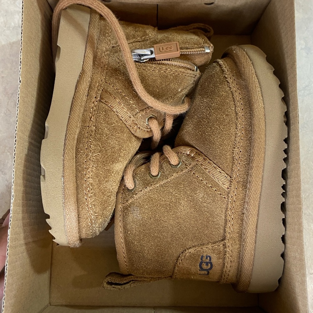 UGG Neumel II Boots Suede Lined Chestnut Boots Side Zip Toddler Sz 6